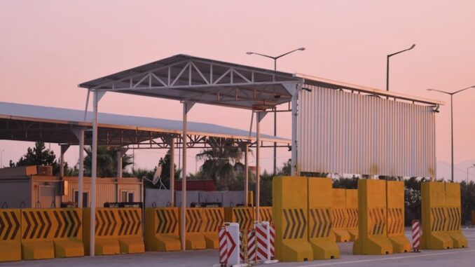 uploaded-image-antakya-ceyhan-arasi-kac-km-1696843581544